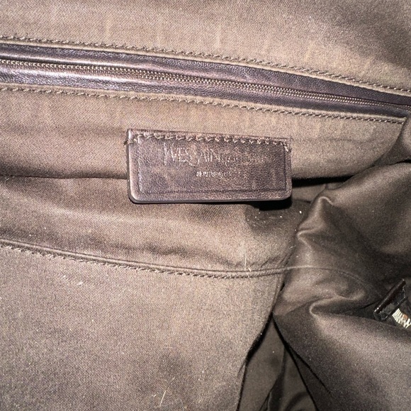 Yves Saint Laurent Boston Shoulder Bag - Picture 8 of 8